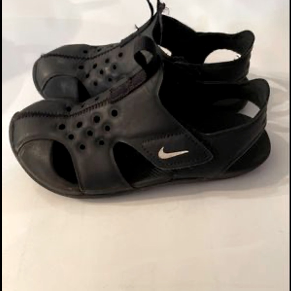 Boys Toddler Nike Sandals- LOTS OF LIFE LEFT!